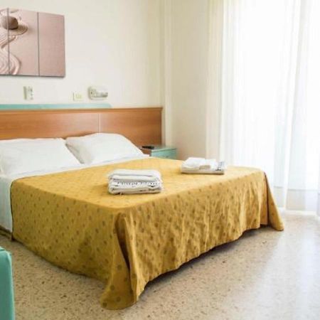 Hotel Nautilus Cattolica Kültér fotó