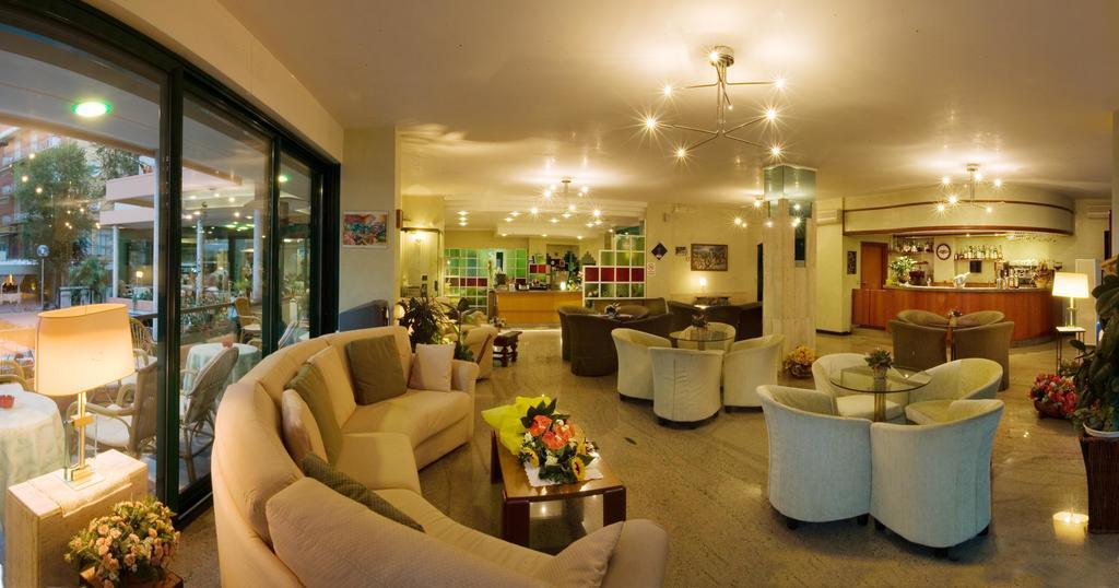 Hotel Nautilus Cattolica Kültér fotó