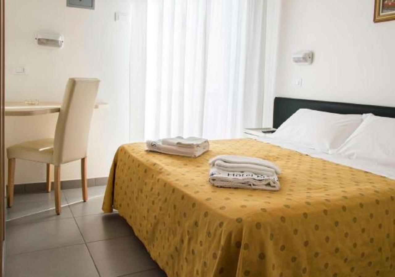 Hotel Nautilus Cattolica Szoba fotó
