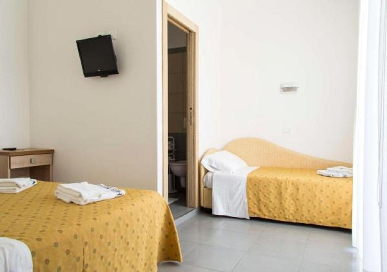 Hotel Nautilus Cattolica Szoba fotó