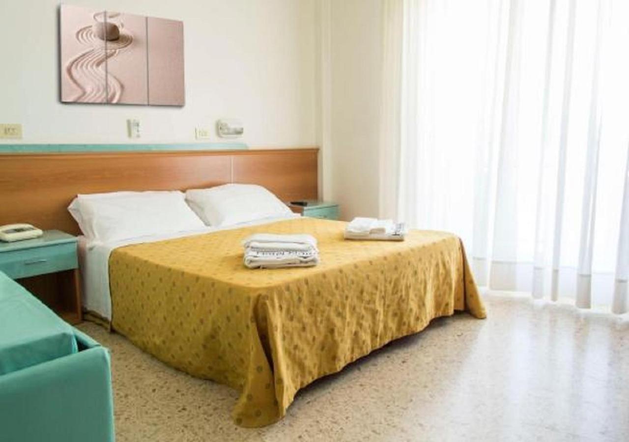 Hotel Nautilus Cattolica Kültér fotó