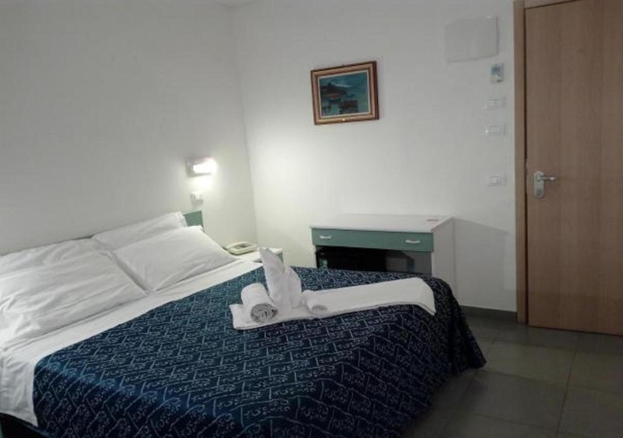 Hotel Nautilus Cattolica Kültér fotó