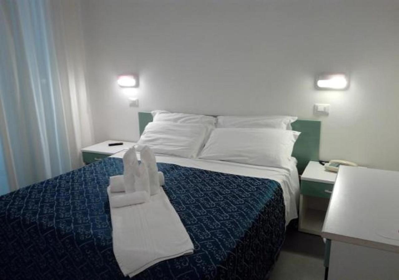 Hotel Nautilus Cattolica Kültér fotó