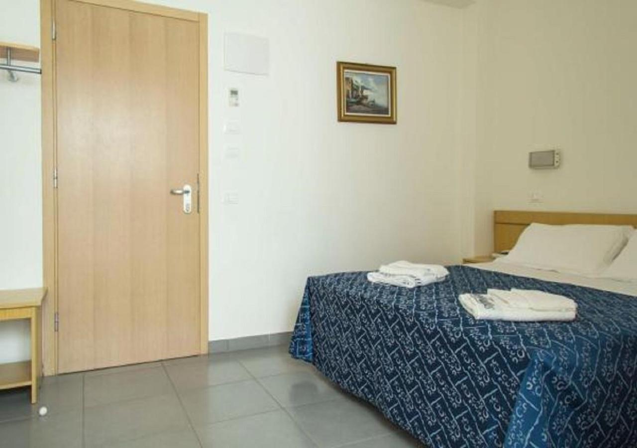 Hotel Nautilus Cattolica Szoba fotó
